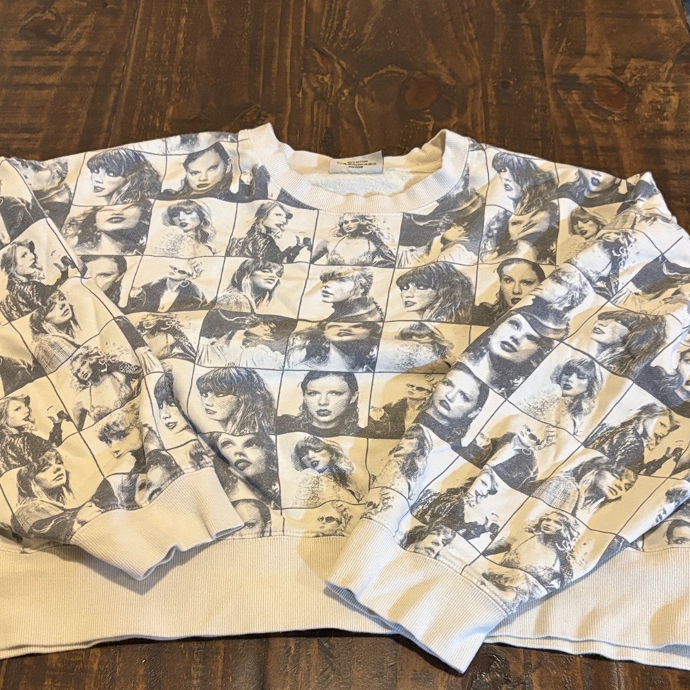 Taylor Swift Black and White Graphic Sweatshirt